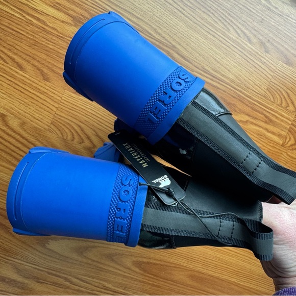 NEW Sorel Black and Blue Heeled Boots - Picture 6 of 12